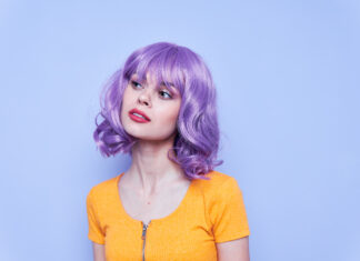 Pourquoi adopter les cheveux couleur violine ? couleur cheveux violine