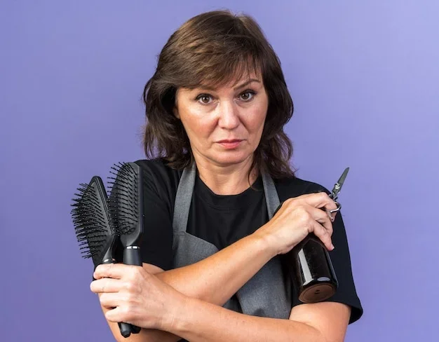 coupe-cheveux-mi-long-degrade-effile-avec-frange-femme-50-ans