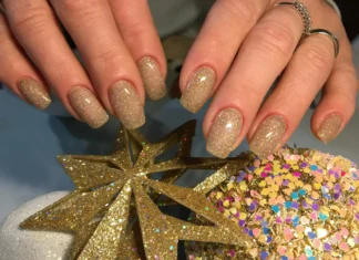 Ongles or et blanc : 7 idées qui changent de la French classique manucure ongles or et blanc