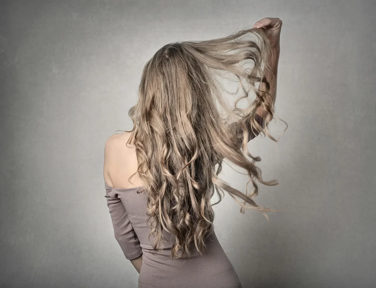 cheveux ondulés