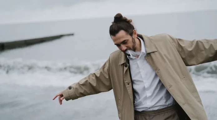 Trench, caban ou parka légère : quel manteau mi-saison mérite vraiment votre argent manteau mi-saison homme